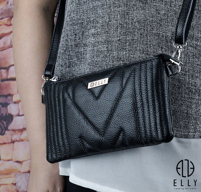 I have a high-top leather clutch that ELLY EC18 22 1 1